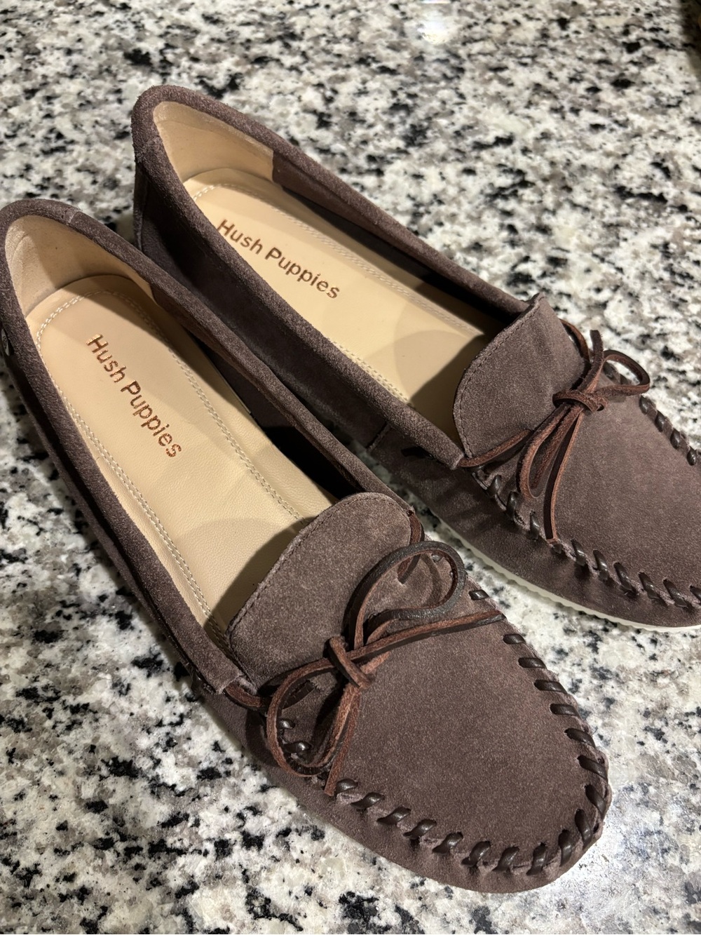 Hush Puppies Women’s Brown Suede Moccasin Loafers Size 9